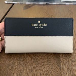 Kate Spade wallet black and off white